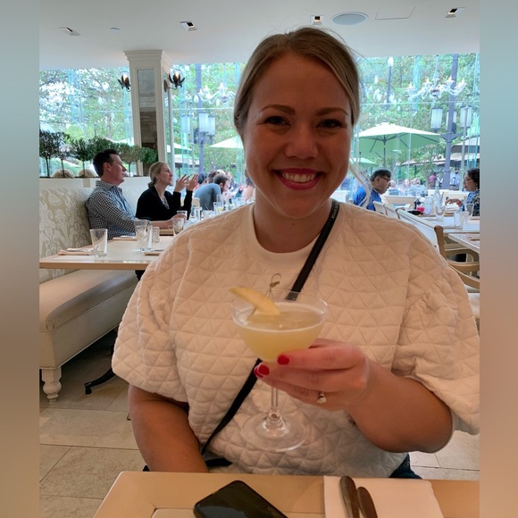 Meet your Posher, Megan - Picture 2 of 5